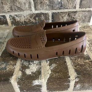 COPY - Mens Floafers size 9- worn once